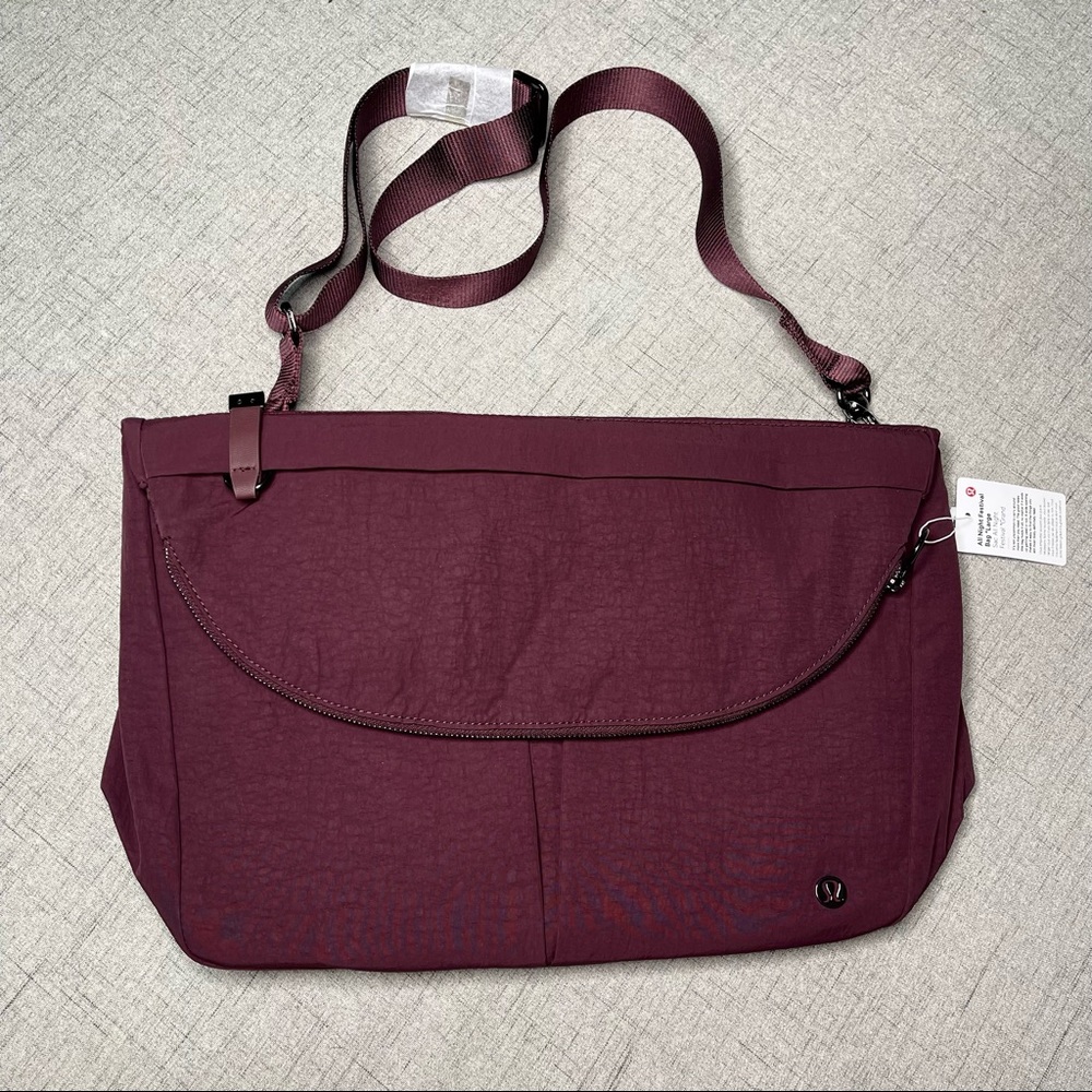 Lululemon All Night Festival Bag Large 10L Cassis Nwt Fits a Laptop - Picture 5 of 9